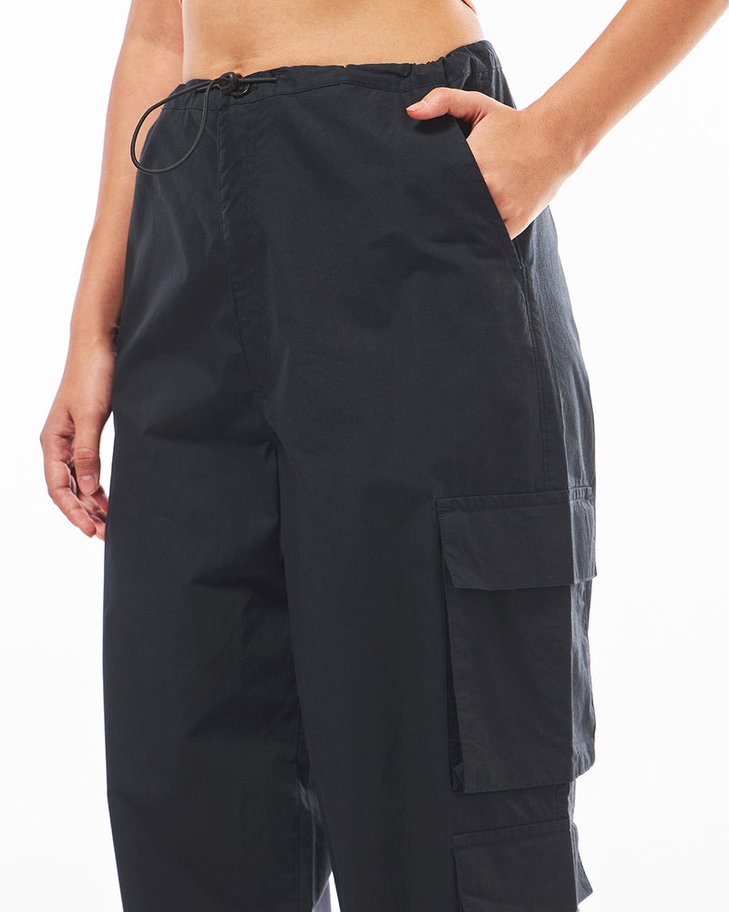 bewakoof Women's Black Baggy Oversized Cargo Parachute Pants - Image 5